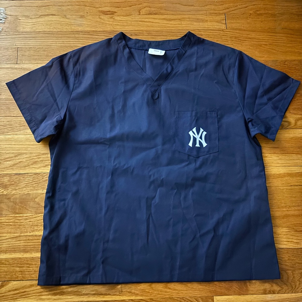 Yankees Dark Blue Women's xl scrub top